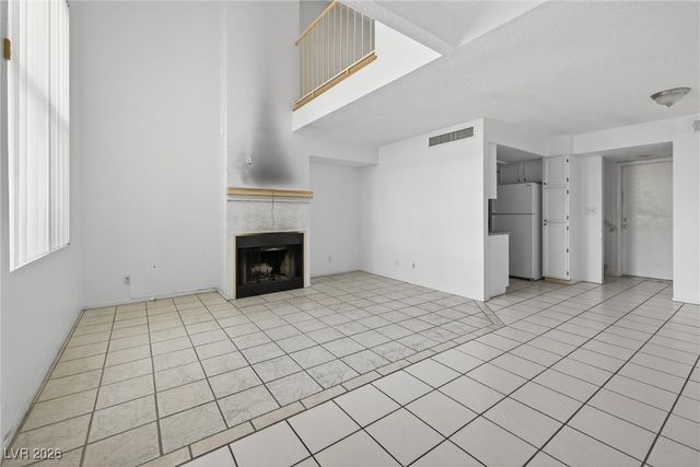 2430 Old Forge Lane 102, Las Vegas, NV 89121