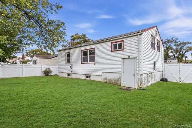 30 Jay Street, Hicksville, NY 11801