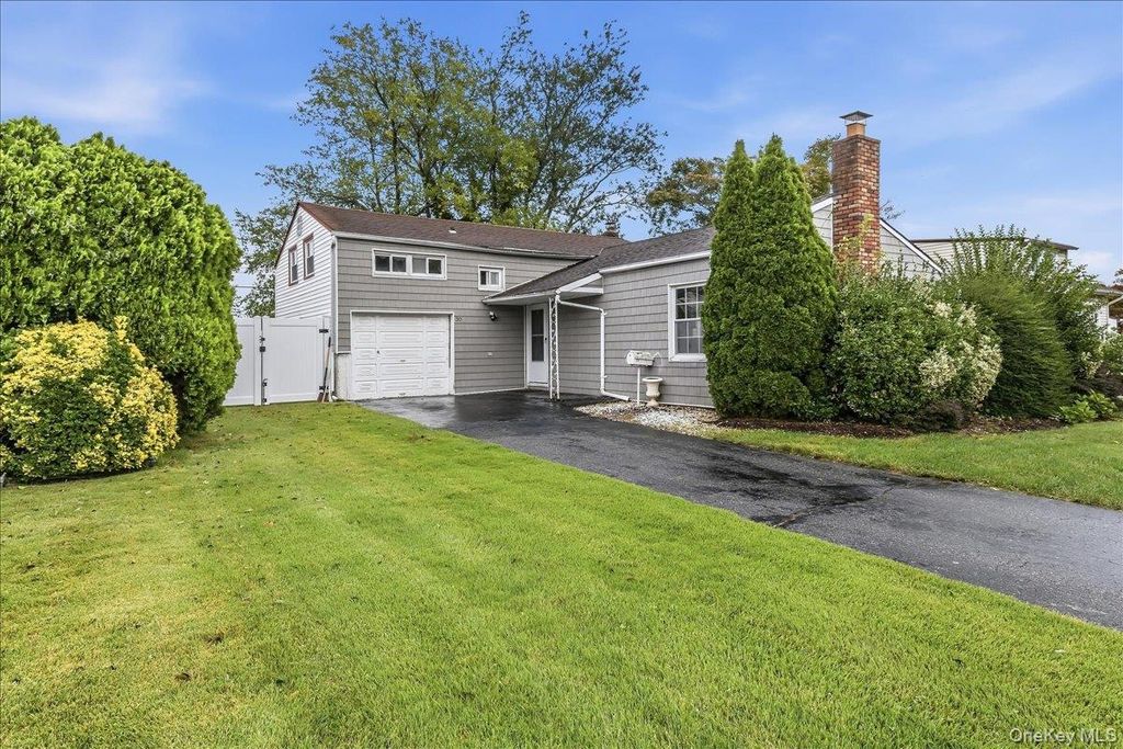 30 Jay Street, Hicksville, NY 11801