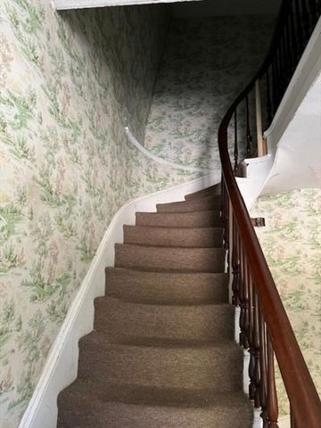 24 Catharine St, Worcester, MA 01605