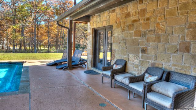 6454 N Us Highway 83, Leakey, TX 78873