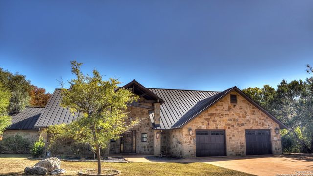 6454 N Us Highway 83, Leakey, TX 78873