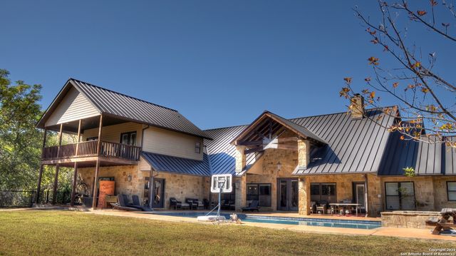 6454 N Us Highway 83, Leakey, TX 78873