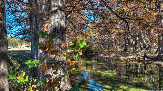 6454 N Us Highway 83, Leakey, TX 78873