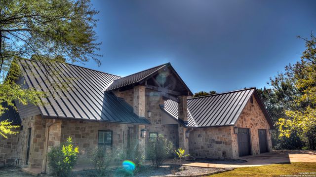 6454 N Us Highway 83, Leakey, TX 78873