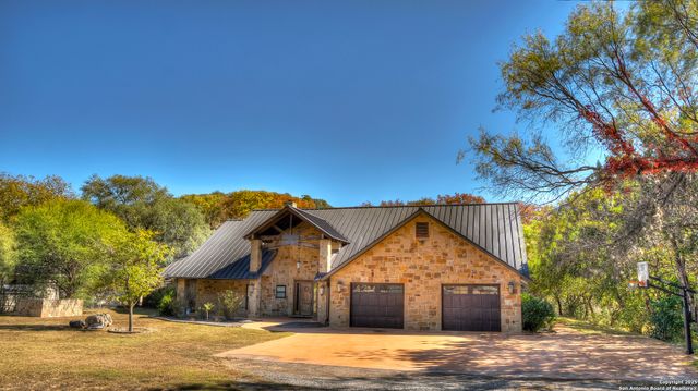 6454 N Us Highway 83, Leakey, TX 78873