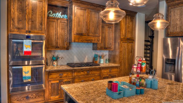 6454 N Us Highway 83, Leakey, TX 78873