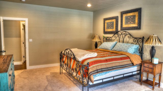 6454 N Us Highway 83, Leakey, TX 78873