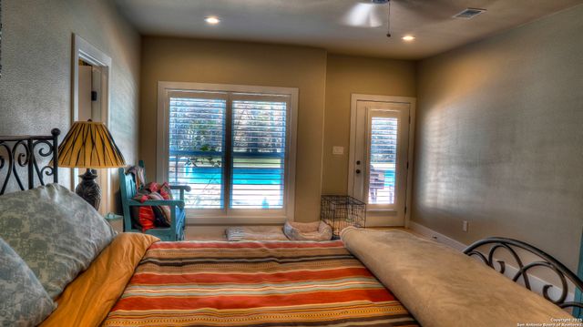 6454 N Us Highway 83, Leakey, TX 78873