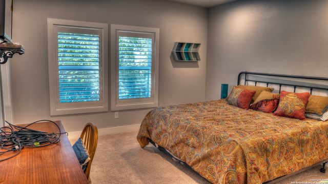 6454 N Us Highway 83, Leakey, TX 78873