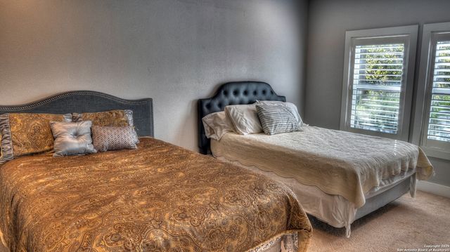 6454 N Us Highway 83, Leakey, TX 78873