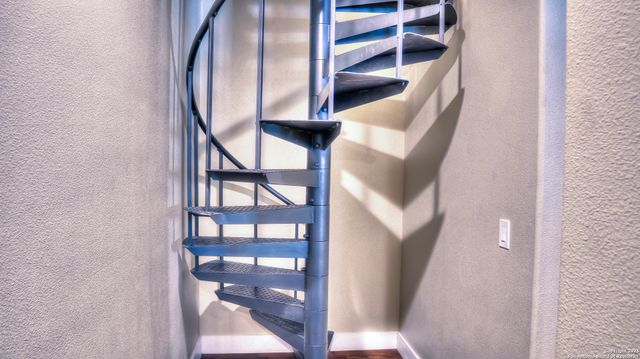 6454 N Us Highway 83, Leakey, TX 78873