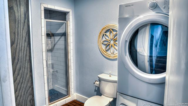 6454 N Us Highway 83, Leakey, TX 78873