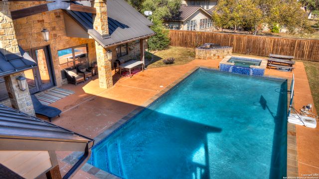 6454 N Us Highway 83, Leakey, TX 78873