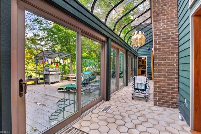 17 Whittakers Mill RD, Williamsburg, VA 23185