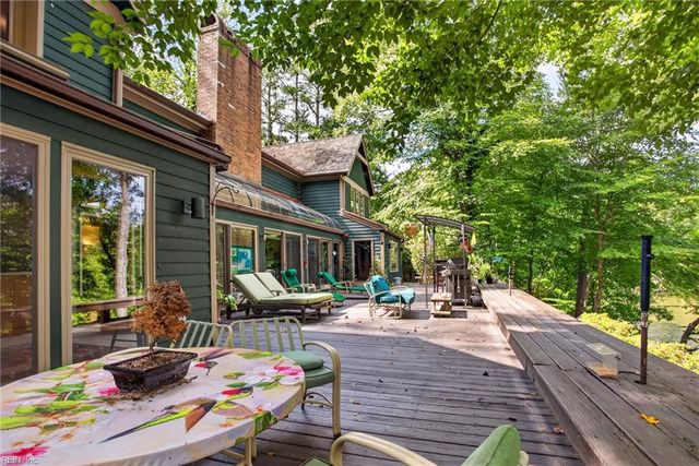 17 Whittakers Mill RD, Williamsburg, VA 23185