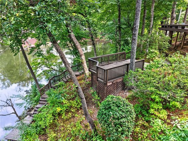 17 Whittakers Mill RD, Williamsburg, VA 23185