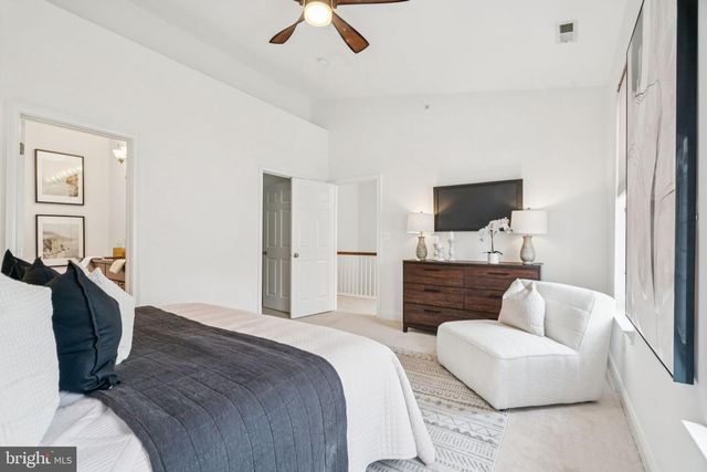 301 CAPTAINS WAY, Philadelphia, PA 19146
