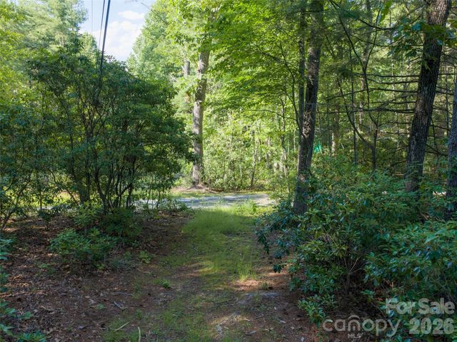 000 Mountain Laurel Lane, Fletcher, NC 28732