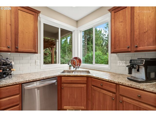 8995 Sw 176TH Ave, Beaverton, OR 97007