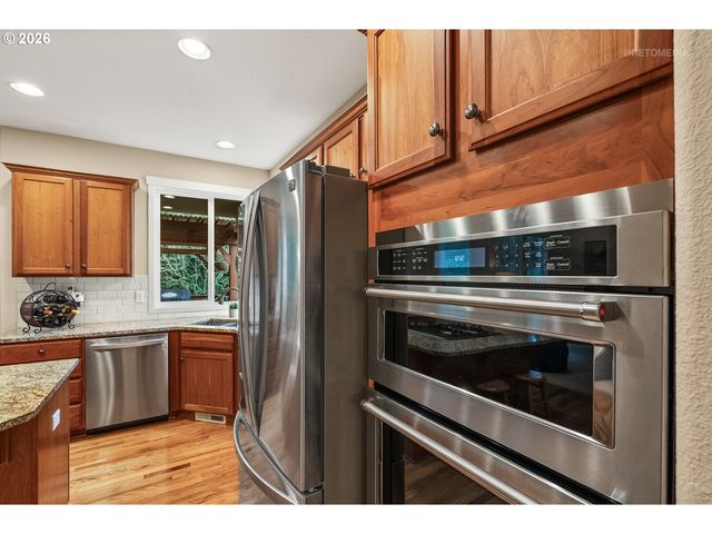 8995 Sw 176TH Ave, Beaverton, OR 97007