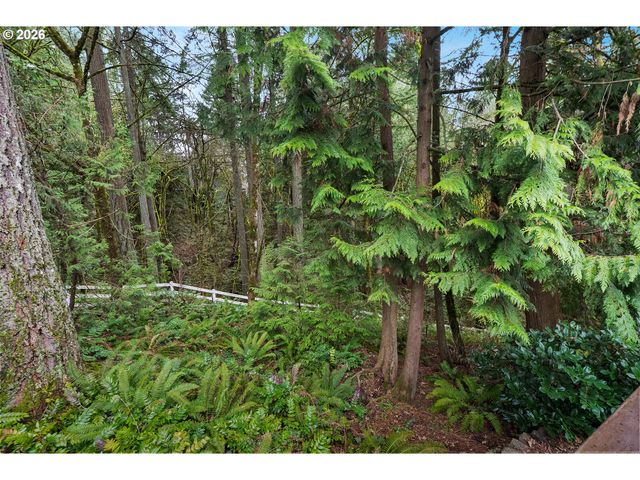 8995 Sw 176TH Ave, Beaverton, OR 97007