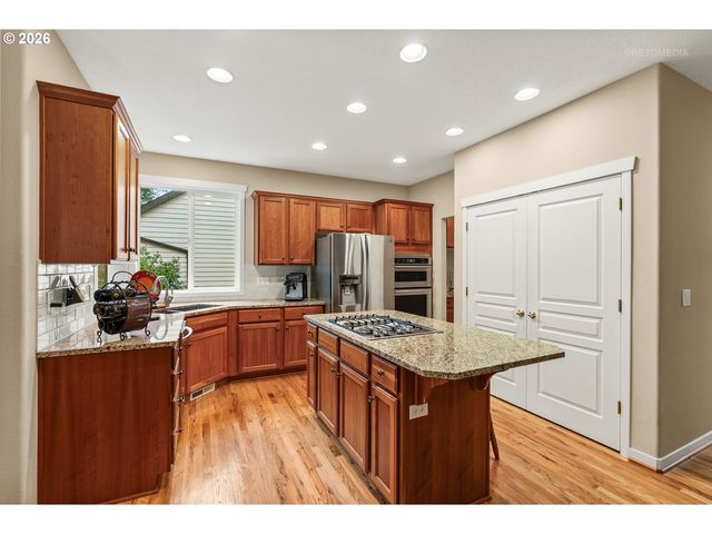 8995 Sw 176TH Ave, Beaverton, OR 97007