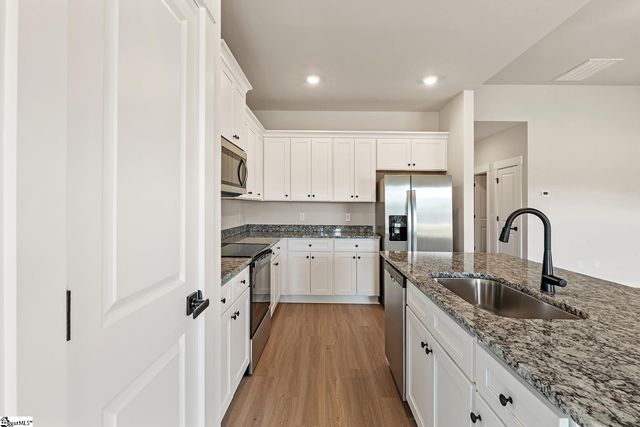 1329 Pitch Pine Place, Moore, SC 29369