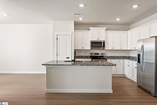 1329 Pitch Pine Place, Moore, SC 29369