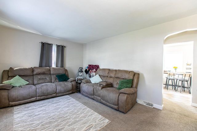 5512 37th AVENUE, Kenosha, WI 53144