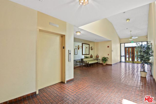 4260 Via Arbolada 121, Los Angeles, CA 90042