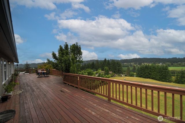 77 Rue Creek Road, Menlo, WA 98577