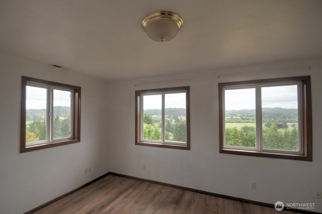 77 Rue Creek Road, Menlo, WA 98577