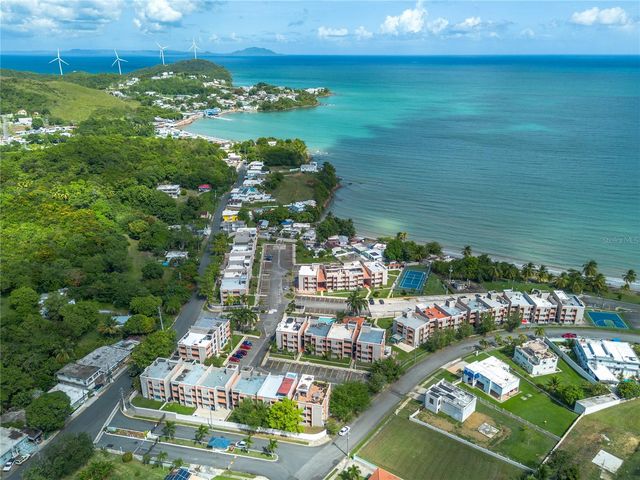 Cala de Hucares CARR 3 KM 66.7 B-208, Naguabo, PR 00718