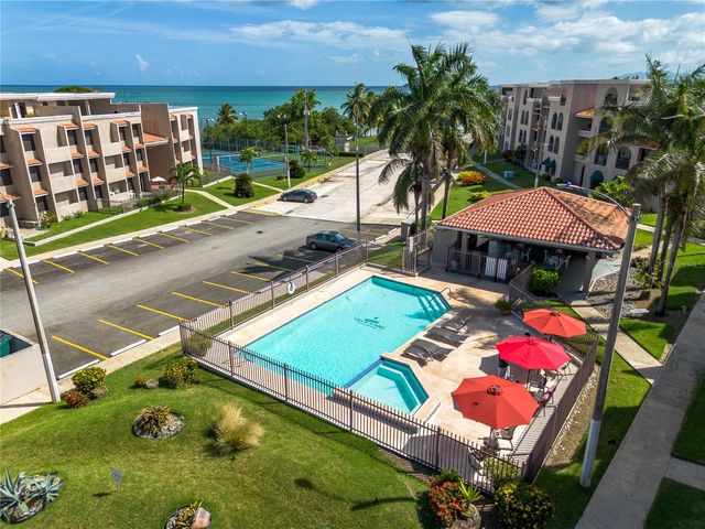 Cala de Hucares CARR 3 KM 66.7 B-208, Naguabo, PR 00718