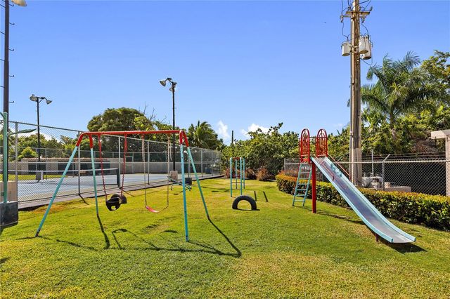 Cala de Hucares CARR 3 KM 66.7 B-208, Naguabo, PR 00718