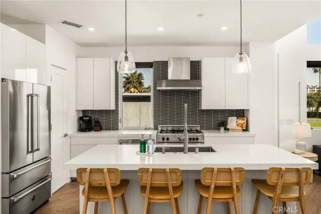 4405 Channel Place, Newport Beach, CA 92663