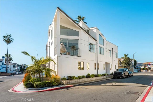 4405 Channel Place, Newport Beach, CA 92663