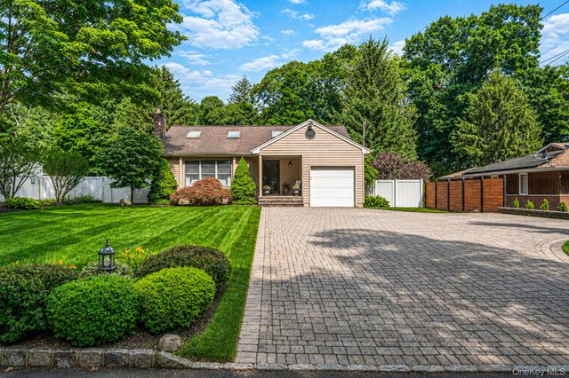 16 Lakecrest Lane, Ronkonkoma, NY 11779