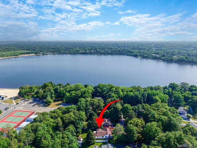 16 Lakecrest Lane, Ronkonkoma, NY 11779