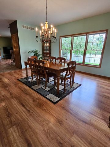 213 Windy Oak Drive, Hebron, IN 46341