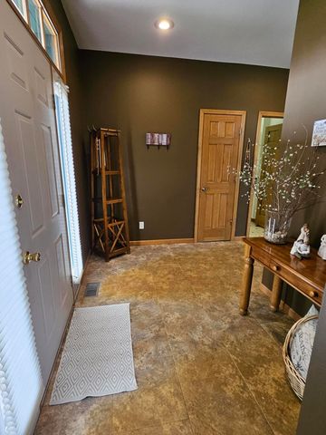 213 Windy Oak Drive, Hebron, IN 46341