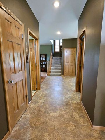 213 Windy Oak Drive, Hebron, IN 46341
