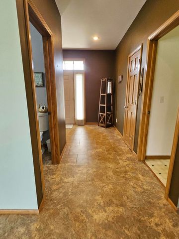 213 Windy Oak Drive, Hebron, IN 46341