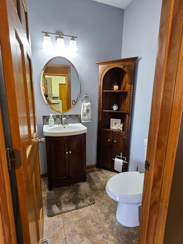 213 Windy Oak Drive, Hebron, IN 46341