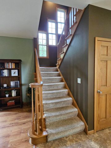 213 Windy Oak Drive, Hebron, IN 46341