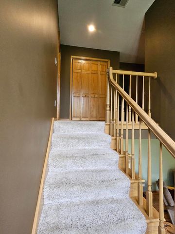 213 Windy Oak Drive, Hebron, IN 46341