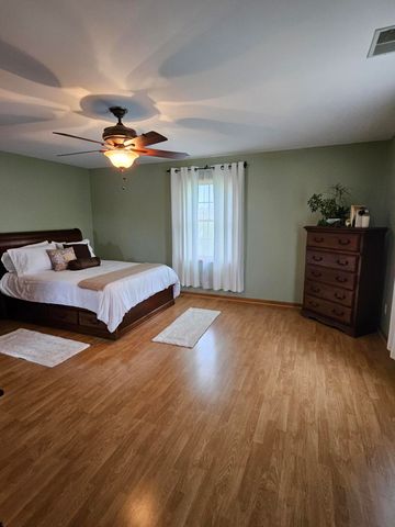 213 Windy Oak Drive, Hebron, IN 46341