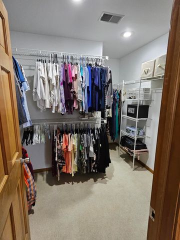 213 Windy Oak Drive, Hebron, IN 46341
