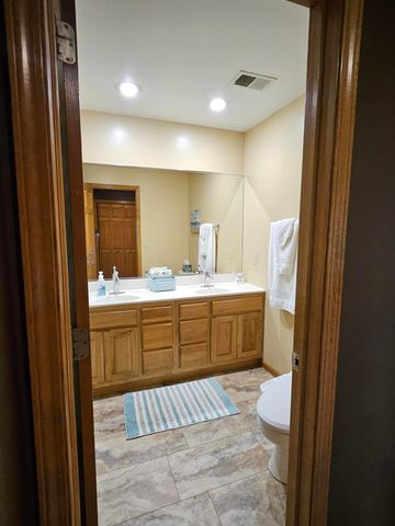213 Windy Oak Drive, Hebron, IN 46341
